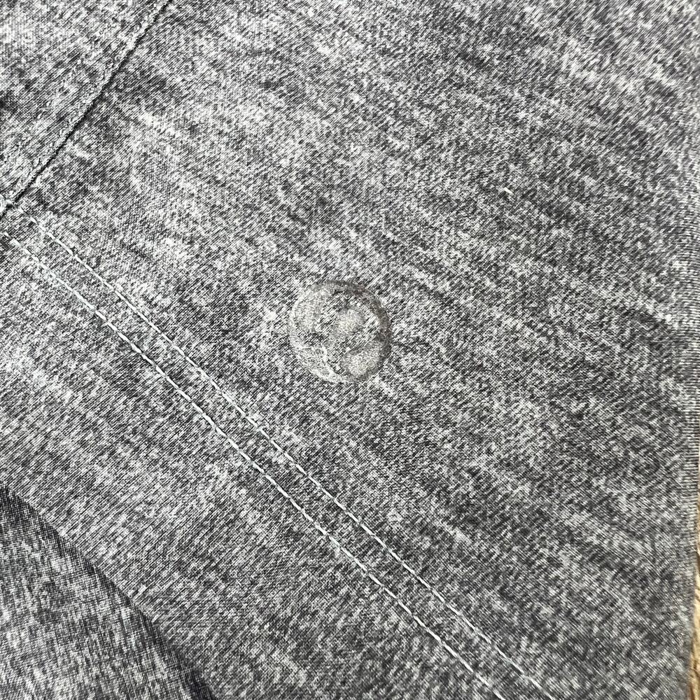 Lululemon T.H.E. Short 8" Heathered Gray Yellow Pocket Lining - Picture 6 of 7